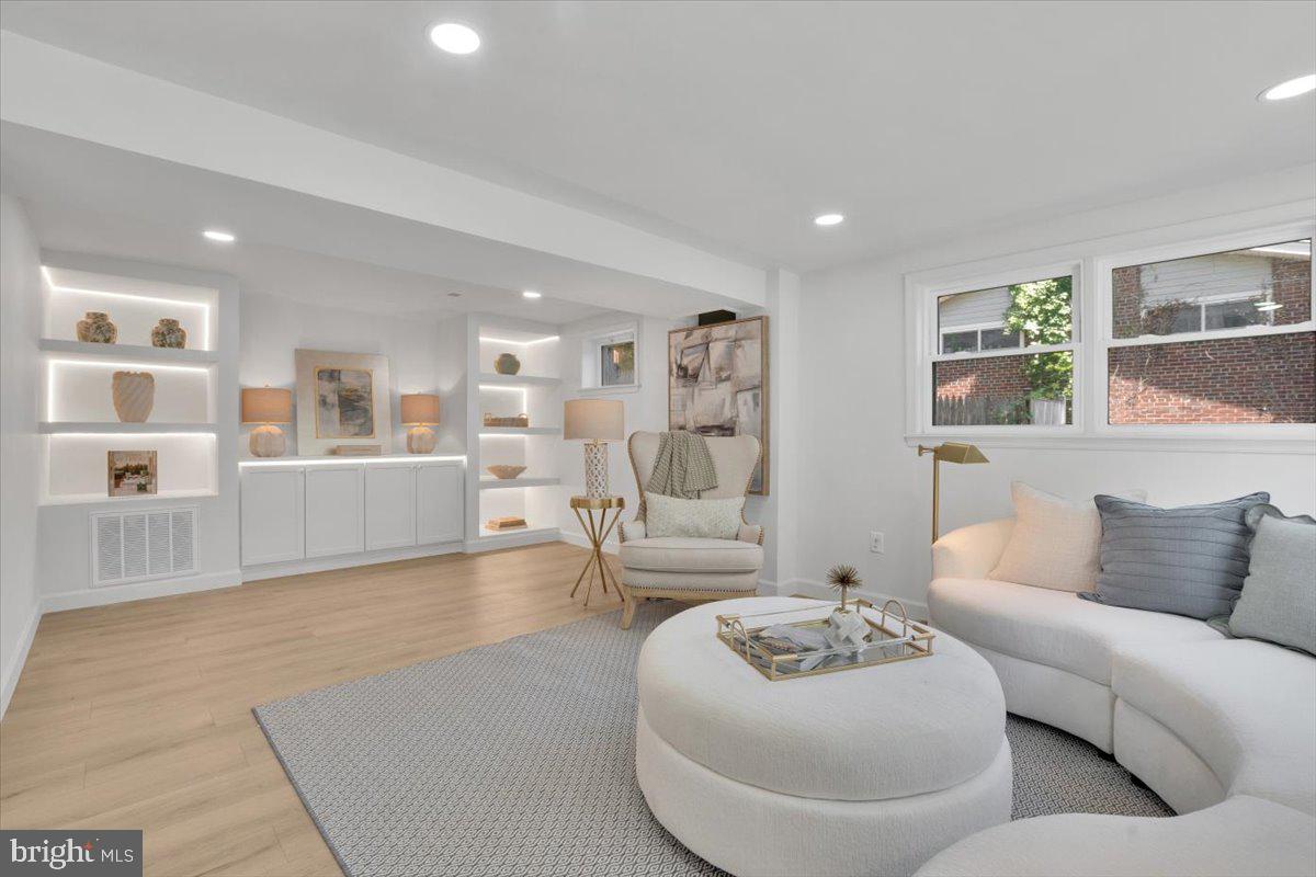 6338 BREN MAR DR, ALEXANDRIA, Virginia 22312, 4 Bedrooms Bedrooms, ,3 BathroomsBathrooms,Residential,For sale,6338 BREN MAR DR,VAFX2252418 MLS # VAFX2252418