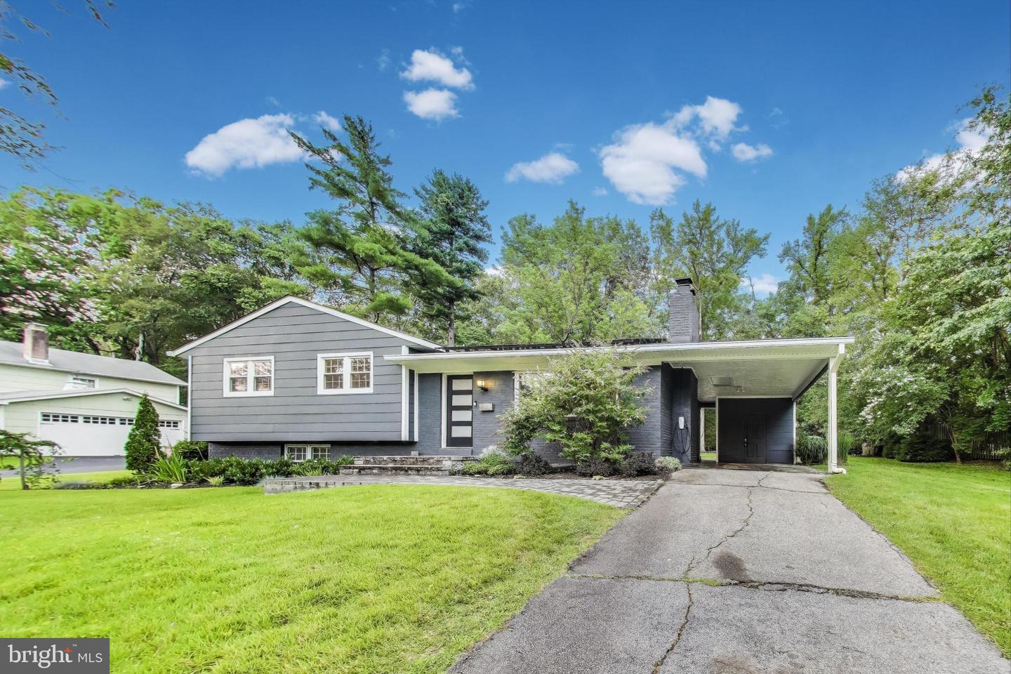 4422 NEPTUNE DR, ALEXANDRIA, Virginia 22309, 4 Bedrooms Bedrooms, ,3 BathroomsBathrooms,Residential,For sale,4422 NEPTUNE DR,VAFX2252426 MLS # VAFX2252426
