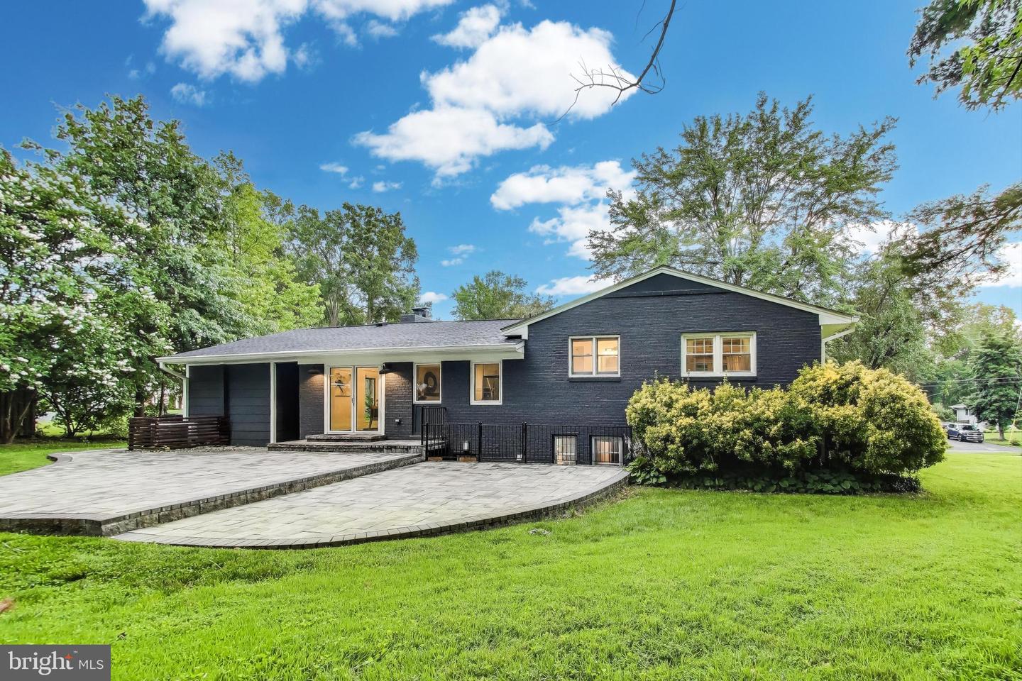 4422 NEPTUNE DR, ALEXANDRIA, Virginia 22309, 4 Bedrooms Bedrooms, ,3 BathroomsBathrooms,Residential,For sale,4422 NEPTUNE DR,VAFX2252426 MLS # VAFX2252426