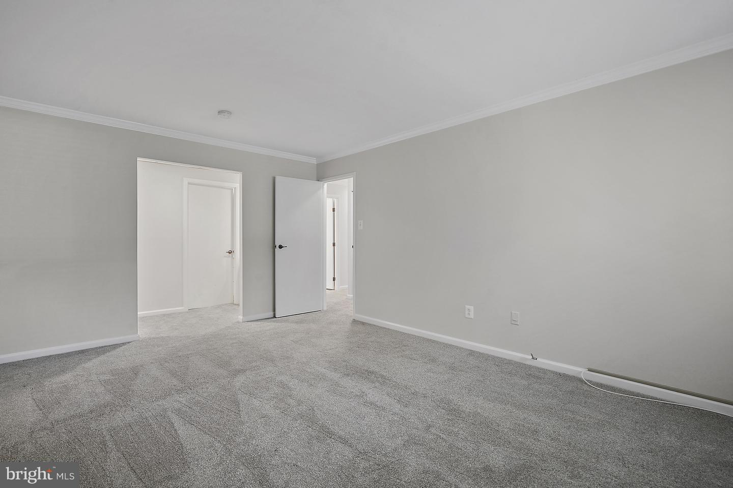 10300 BUSHMAN DR #102, OAKTON, Virginia 22124, 2 Bedrooms Bedrooms, ,2 BathroomsBathrooms,Residential,For sale,10300 BUSHMAN DR #102,VAFX2252368 MLS # VAFX2252368