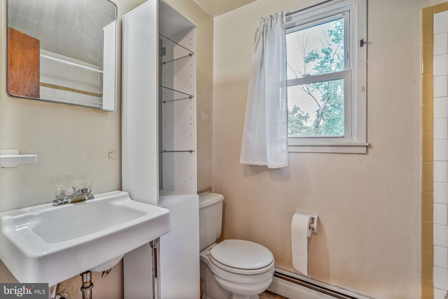 1531 AIDEN DR, WOODBRIDGE, Virginia 22191, 4 Bedrooms Bedrooms, ,2 BathroomsBathrooms,Residential,For sale,1531 AIDEN DR,VAPW2098130 MLS # VAPW2098130