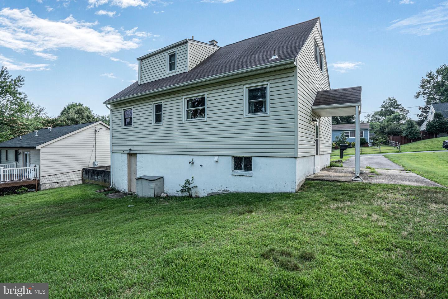 1531 AIDEN DR, WOODBRIDGE, Virginia 22191, 4 Bedrooms Bedrooms, ,2 BathroomsBathrooms,Residential,For sale,1531 AIDEN DR,VAPW2098130 MLS # VAPW2098130