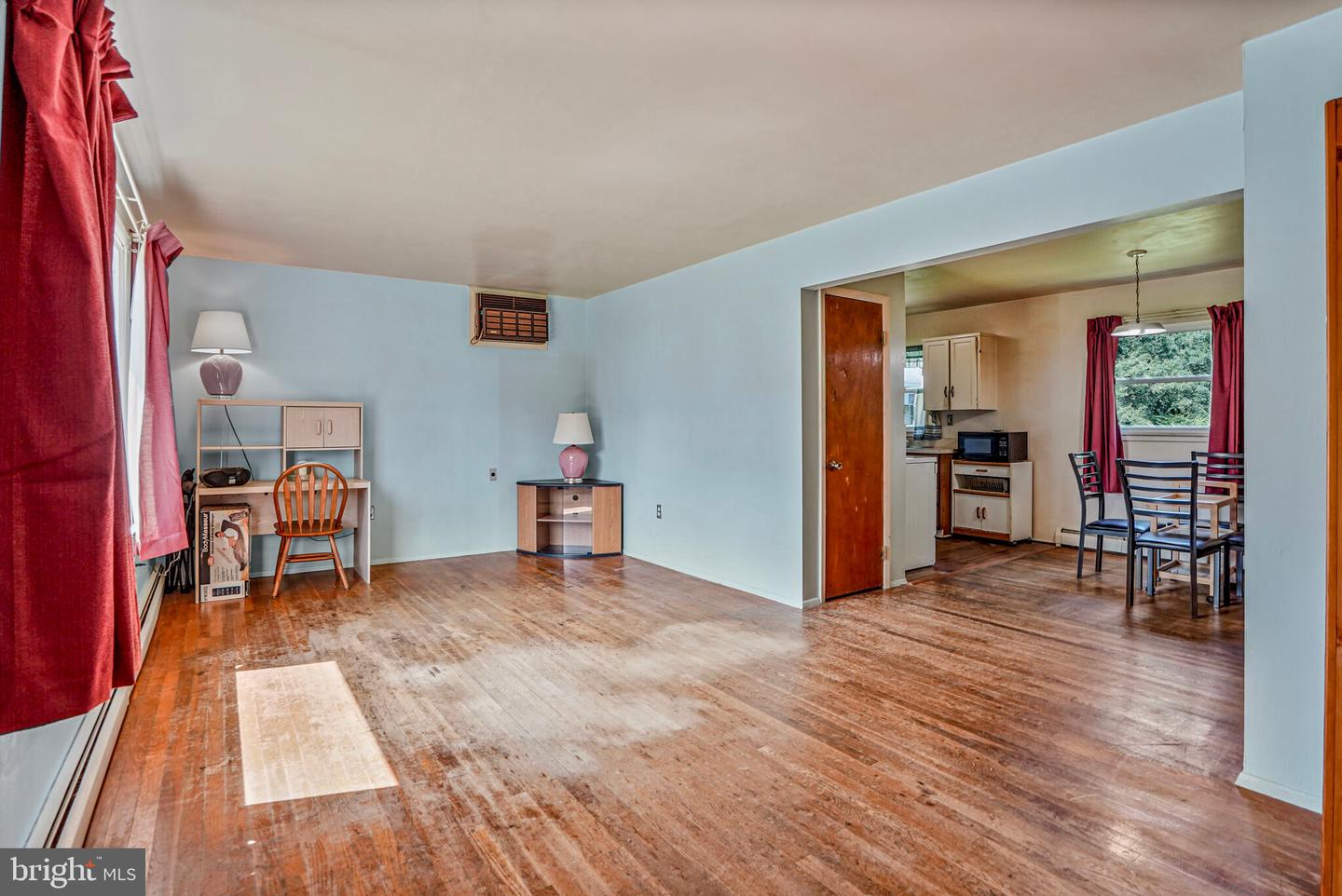 1531 AIDEN DR, WOODBRIDGE, Virginia 22191, 4 Bedrooms Bedrooms, ,2 BathroomsBathrooms,Residential,For sale,1531 AIDEN DR,VAPW2098130 MLS # VAPW2098130