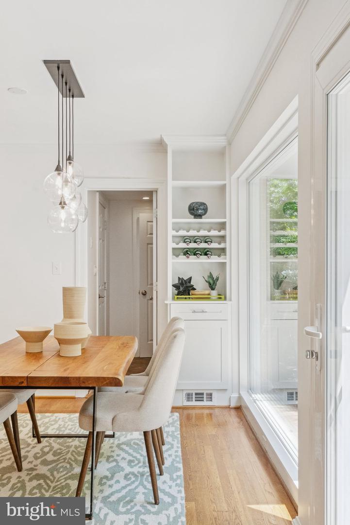 657 E ST SE, WASHINGTON, District Of Columbia 20003, 5 Bedrooms Bedrooms, ,4 BathroomsBathrooms,Residential,For sale,657 E ST SE,DCDC2208152 MLS # DCDC2208152