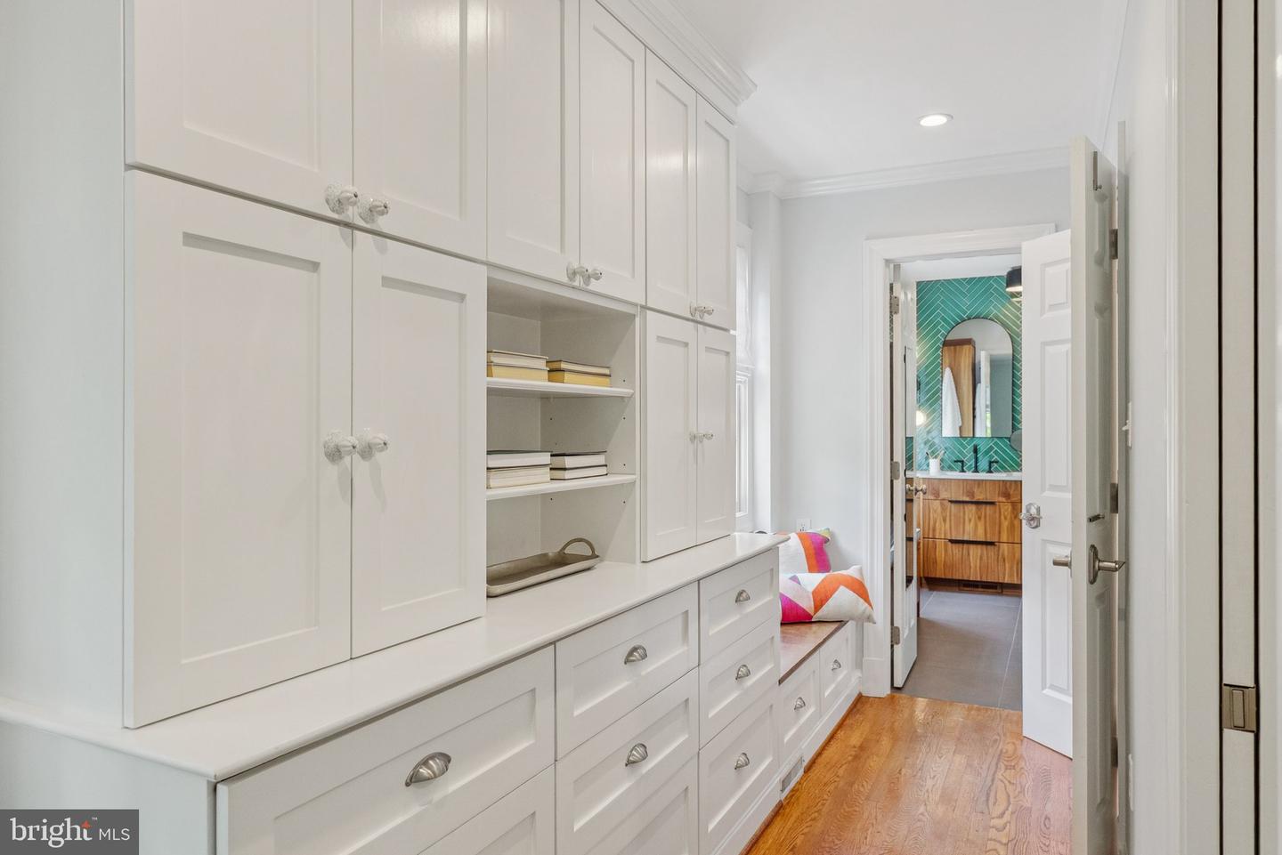 657 E ST SE, WASHINGTON, District Of Columbia 20003, 5 Bedrooms Bedrooms, ,4 BathroomsBathrooms,Residential,For sale,657 E ST SE,DCDC2208152 MLS # DCDC2208152
