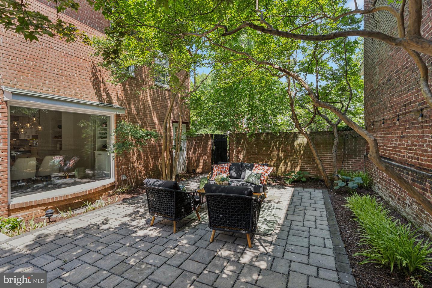 657 E ST SE, WASHINGTON, District Of Columbia 20003, 5 Bedrooms Bedrooms, ,4 BathroomsBathrooms,Residential,For sale,657 E ST SE,DCDC2208152 MLS # DCDC2208152