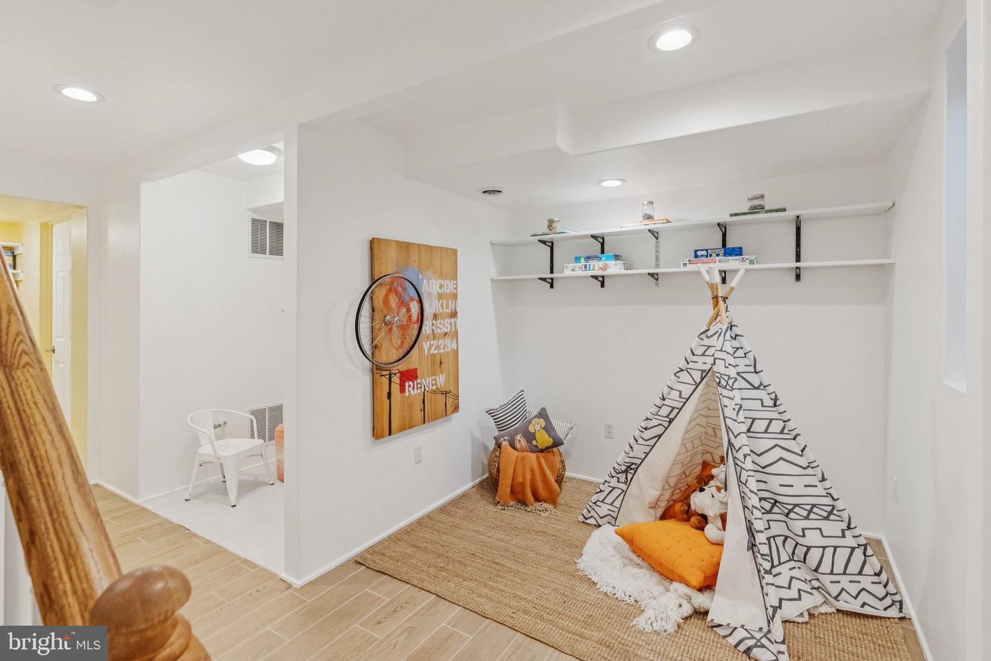 657 E ST SE, WASHINGTON, District Of Columbia 20003, 5 Bedrooms Bedrooms, ,4 BathroomsBathrooms,Residential,For sale,657 E ST SE,DCDC2208152 MLS # DCDC2208152