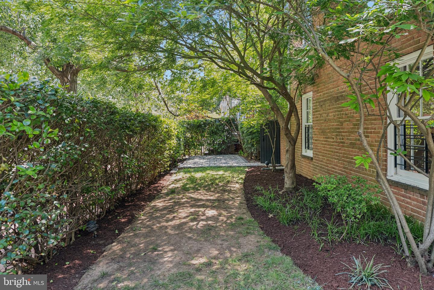 657 E ST SE, WASHINGTON, District Of Columbia 20003, 5 Bedrooms Bedrooms, ,4 BathroomsBathrooms,Residential,For sale,657 E ST SE,DCDC2208152 MLS # DCDC2208152