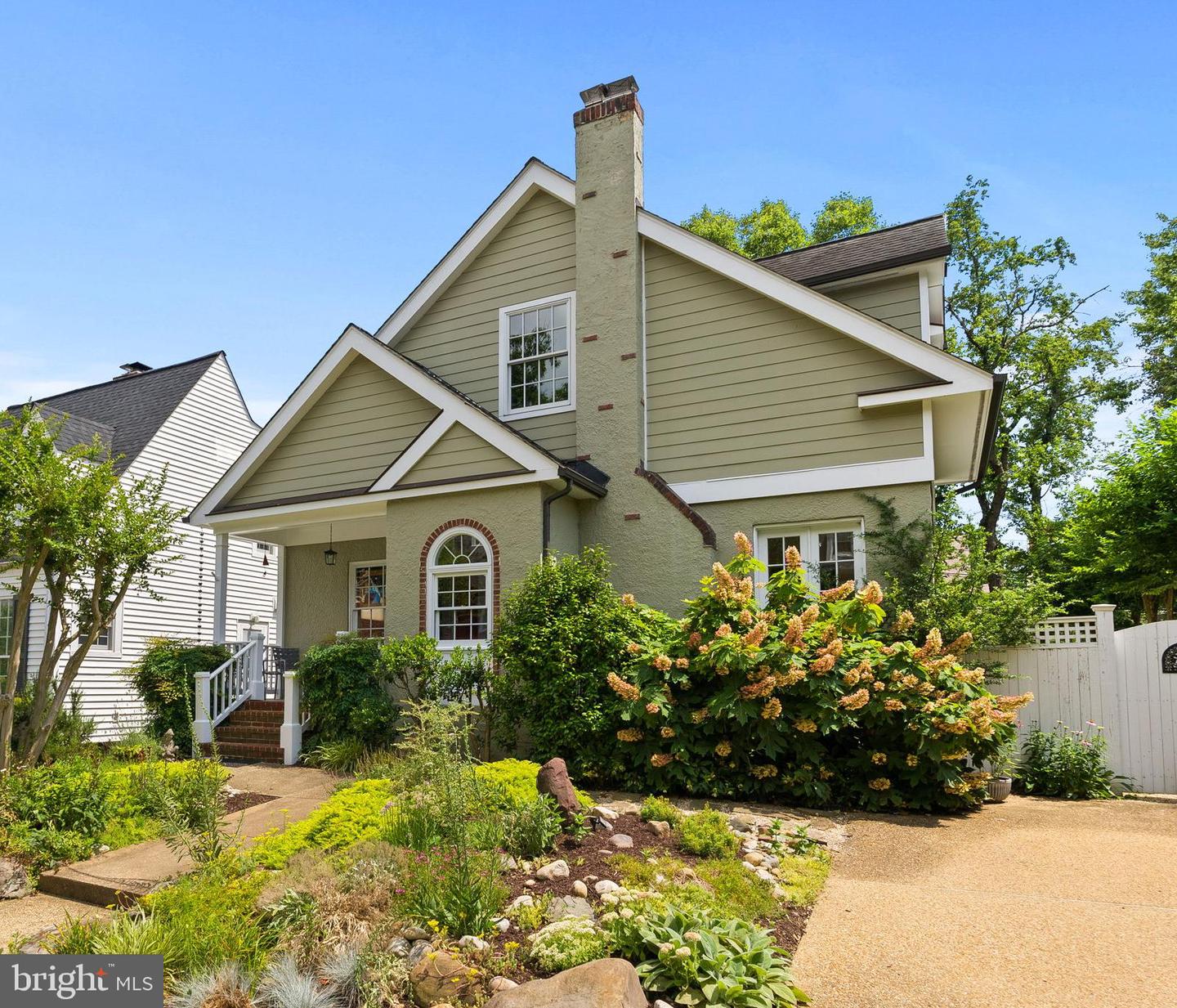 304 SUMMERS DR, ALEXANDRIA, Virginia 22301, 4 Bedrooms Bedrooms, ,4 BathroomsBathrooms,Residential,For sale,304 SUMMERS DR,VAAX2047000 MLS # VAAX2047000