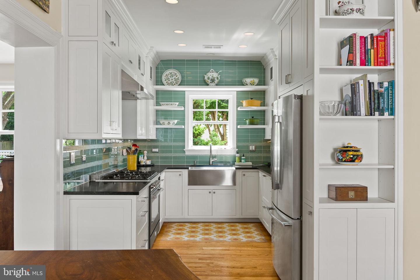 304 SUMMERS DR, ALEXANDRIA, Virginia 22301, 4 Bedrooms Bedrooms, ,4 BathroomsBathrooms,Residential,For sale,304 SUMMERS DR,VAAX2047000 MLS # VAAX2047000