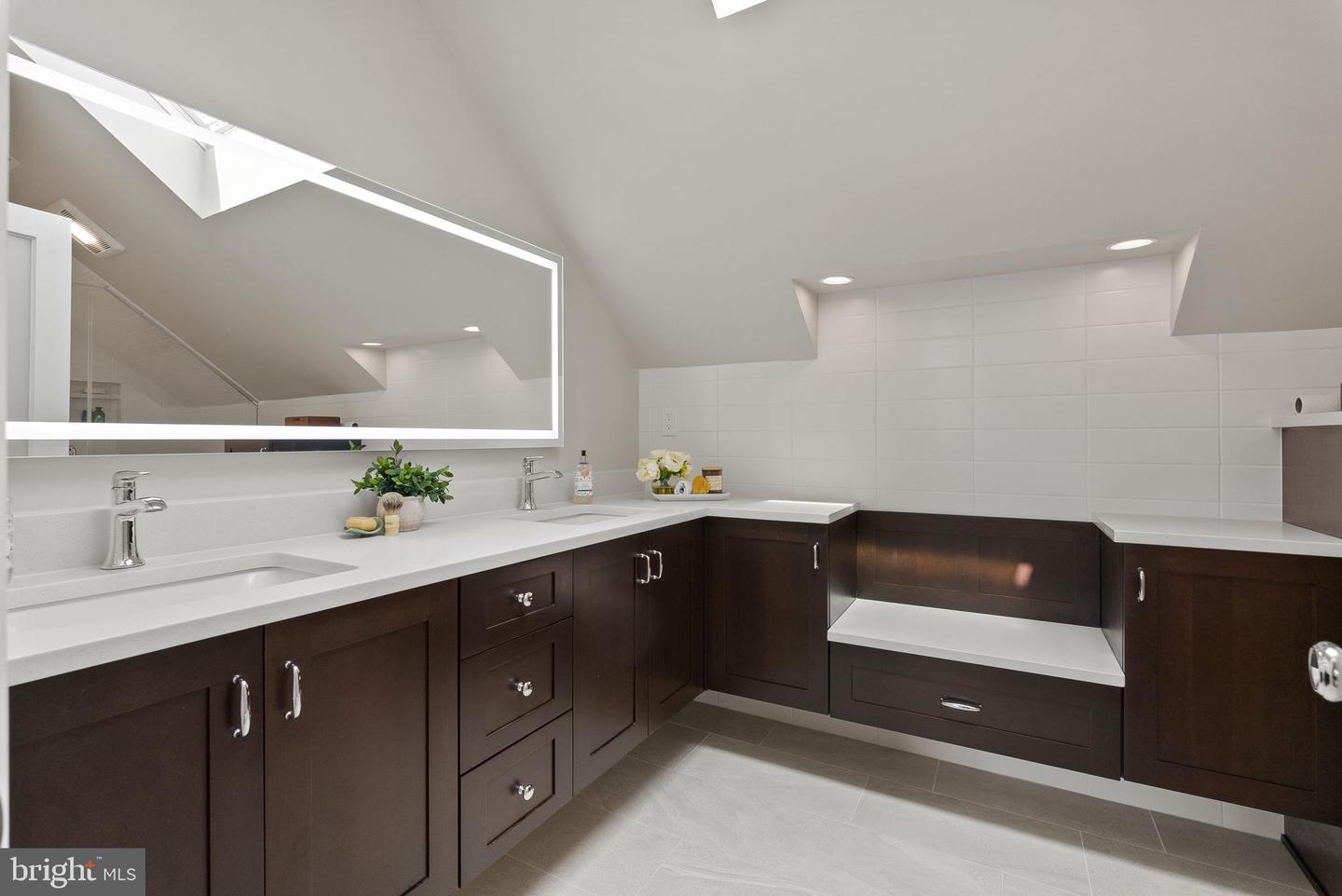 304 SUMMERS DR, ALEXANDRIA, Virginia 22301, 4 Bedrooms Bedrooms, ,4 BathroomsBathrooms,Residential,For sale,304 SUMMERS DR,VAAX2047000 MLS # VAAX2047000