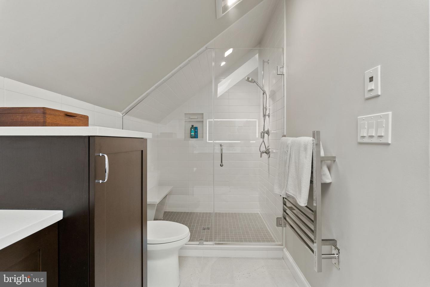 304 SUMMERS DR, ALEXANDRIA, Virginia 22301, 4 Bedrooms Bedrooms, ,4 BathroomsBathrooms,Residential,For sale,304 SUMMERS DR,VAAX2047000 MLS # VAAX2047000