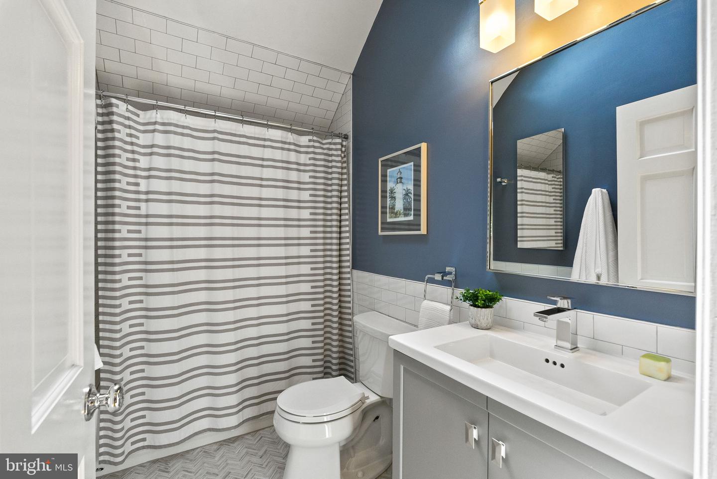 304 SUMMERS DR, ALEXANDRIA, Virginia 22301, 4 Bedrooms Bedrooms, ,4 BathroomsBathrooms,Residential,For sale,304 SUMMERS DR,VAAX2047000 MLS # VAAX2047000