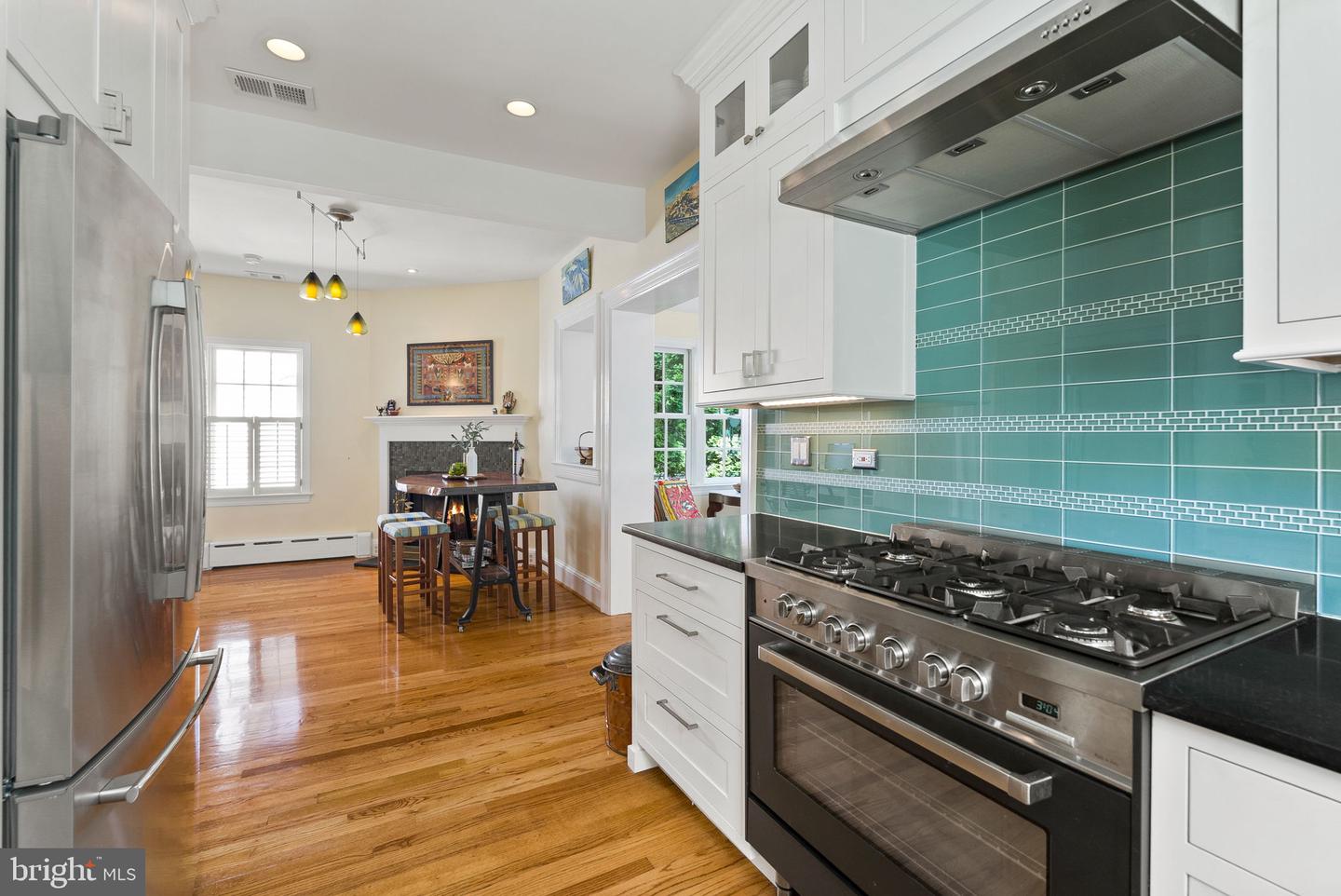 304 SUMMERS DR, ALEXANDRIA, Virginia 22301, 4 Bedrooms Bedrooms, ,4 BathroomsBathrooms,Residential,For sale,304 SUMMERS DR,VAAX2047000 MLS # VAAX2047000