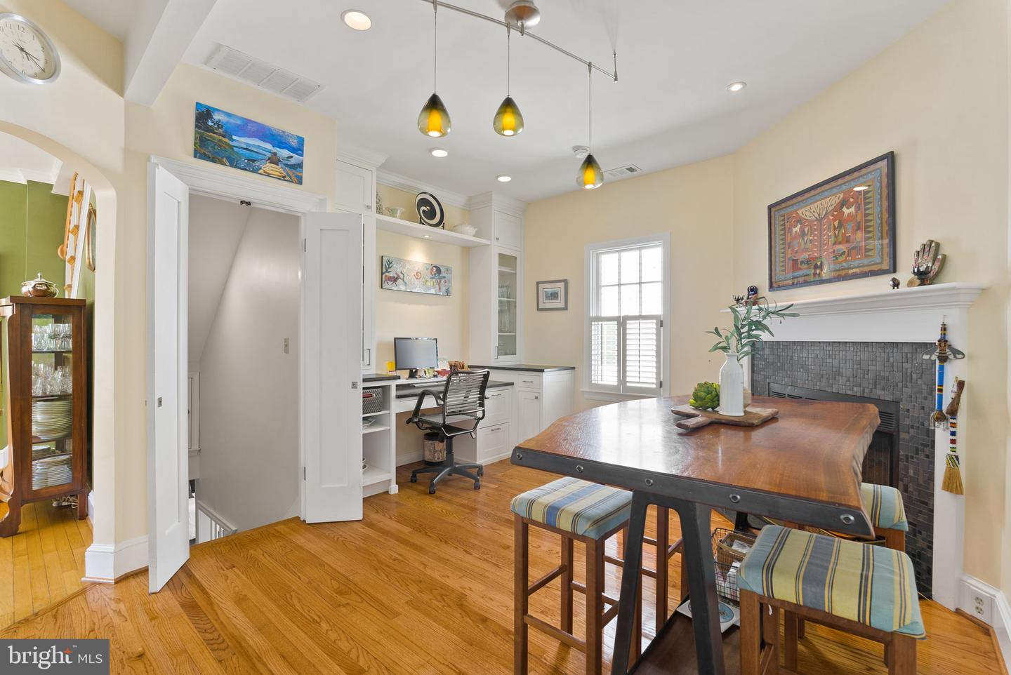 304 SUMMERS DR, ALEXANDRIA, Virginia 22301, 4 Bedrooms Bedrooms, ,4 BathroomsBathrooms,Residential,For sale,304 SUMMERS DR,VAAX2047000 MLS # VAAX2047000