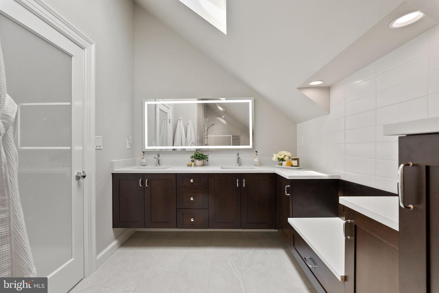 304 SUMMERS DR, ALEXANDRIA, Virginia 22301, 4 Bedrooms Bedrooms, ,4 BathroomsBathrooms,Residential,For sale,304 SUMMERS DR,VAAX2047000 MLS # VAAX2047000