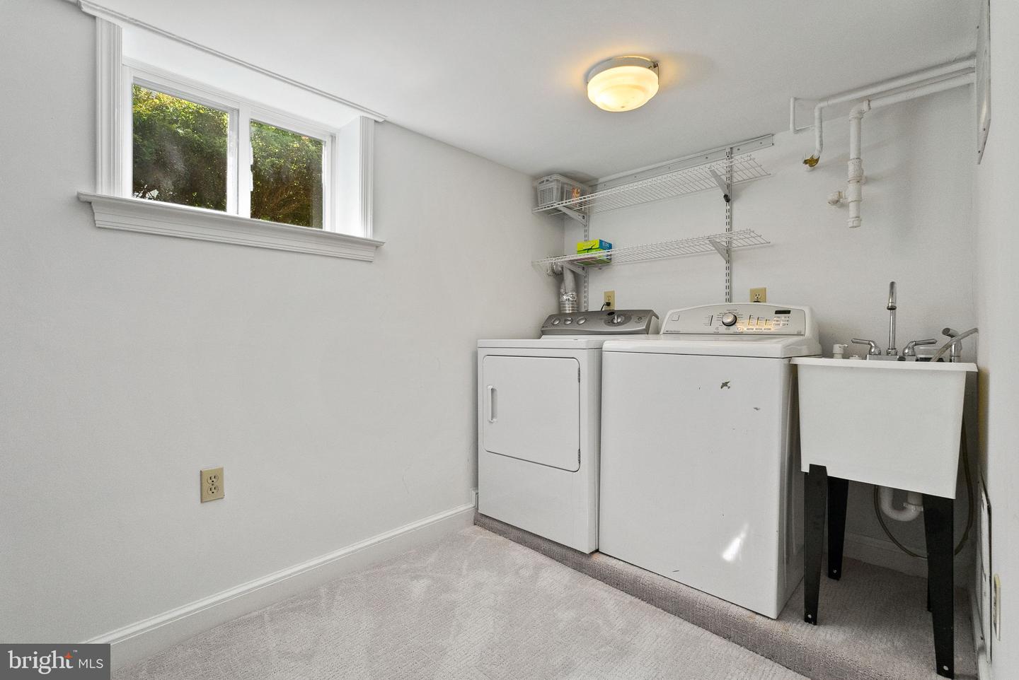 304 SUMMERS DR, ALEXANDRIA, Virginia 22301, 4 Bedrooms Bedrooms, ,4 BathroomsBathrooms,Residential,For sale,304 SUMMERS DR,VAAX2047000 MLS # VAAX2047000
