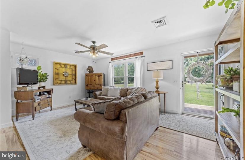 21116 LEONARD DR, SUTHERLAND, Virginia 23885, 3 Bedrooms Bedrooms, 5 Rooms Rooms,1 BathroomBathrooms,Residential,For sale,21116 LEONARD DR,VADW2000044 MLS # VADW2000044