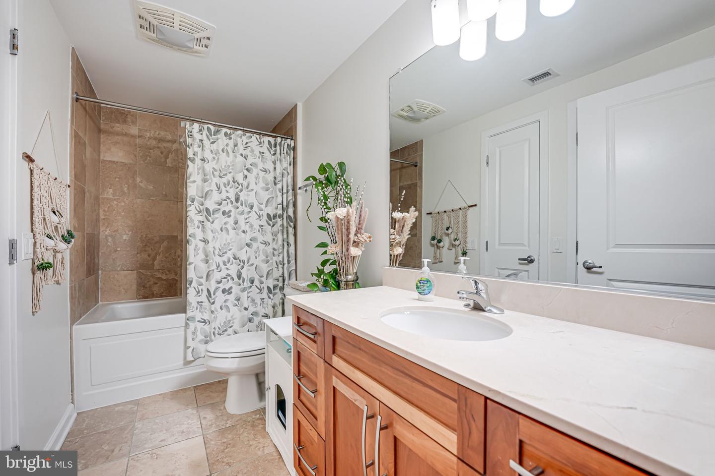 440 L ST NW #513, WASHINGTON, District Of Columbia 20001, 2 Bedrooms Bedrooms, ,1 BathroomBathrooms,Residential,For sale,440 L ST NW #513,DCDC2208304 MLS # DCDC2208304