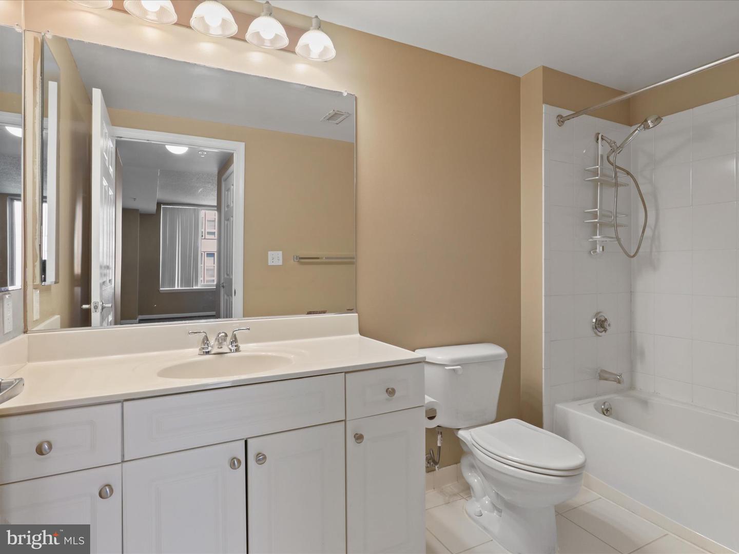 2726 GALLOWS RD #411, VIENNA, Virginia 22180, 2 Bedrooms Bedrooms, ,2 BathroomsBathrooms,Residential,For sale,2726 GALLOWS RD #411,VAFX2252532 MLS # VAFX2252532
