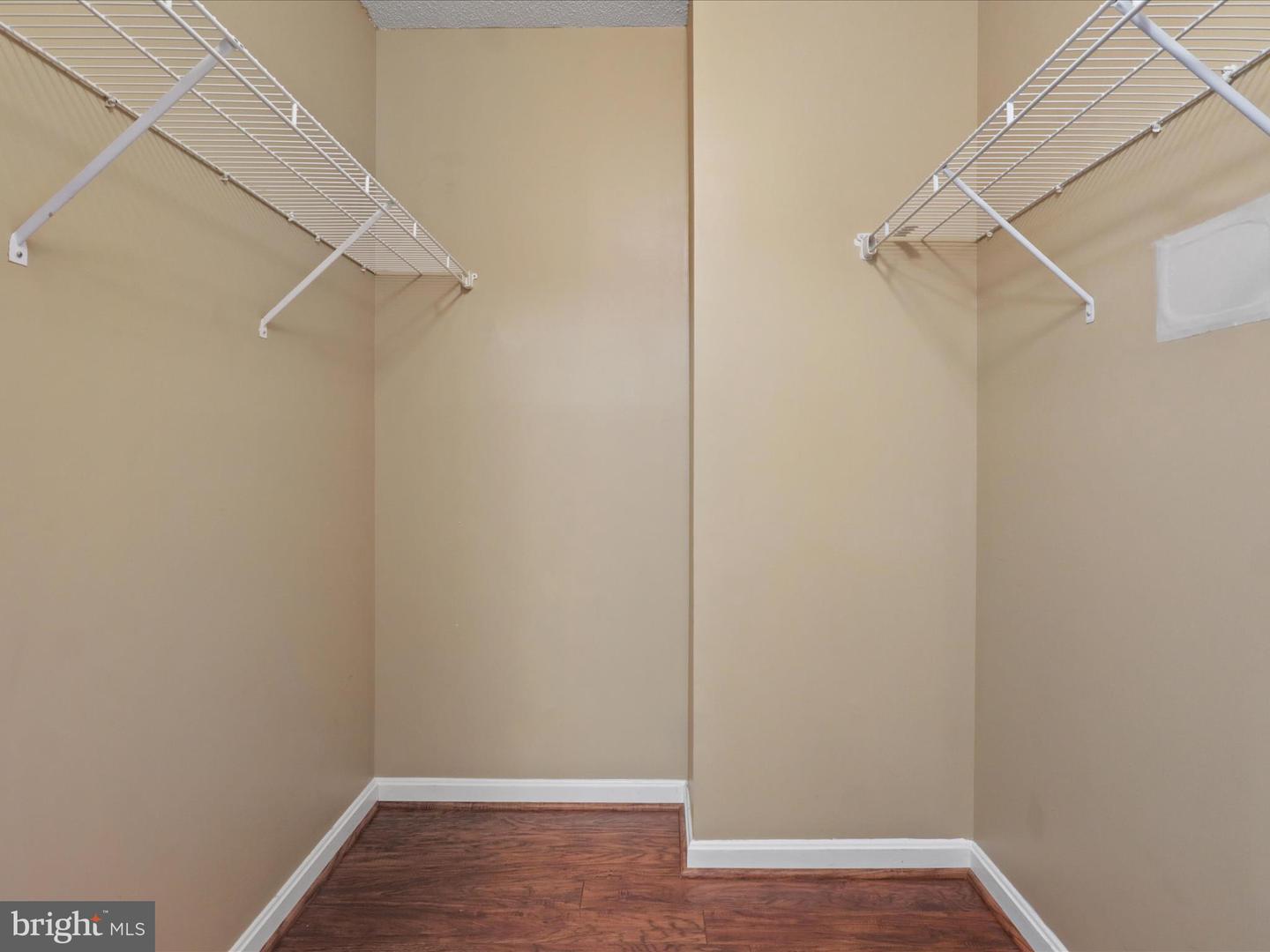 2726 GALLOWS RD #411, VIENNA, Virginia 22180, 2 Bedrooms Bedrooms, ,2 BathroomsBathrooms,Residential,For sale,2726 GALLOWS RD #411,VAFX2252532 MLS # VAFX2252532