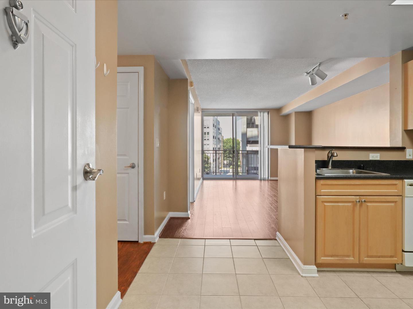 2726 GALLOWS RD #411, VIENNA, Virginia 22180, 2 Bedrooms Bedrooms, ,2 BathroomsBathrooms,Residential,For sale,2726 GALLOWS RD #411,VAFX2252532 MLS # VAFX2252532