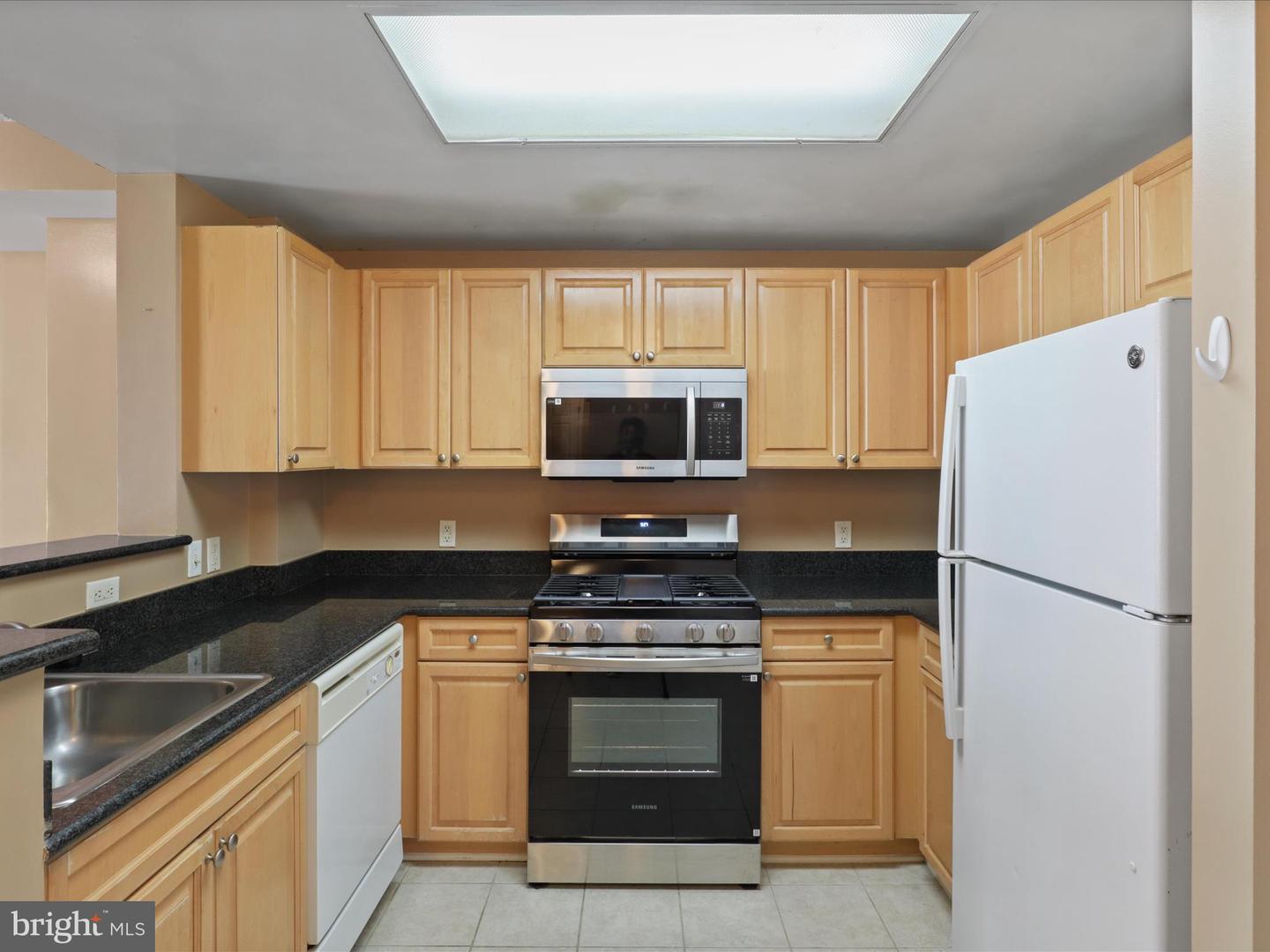 2726 GALLOWS RD #411, VIENNA, Virginia 22180, 2 Bedrooms Bedrooms, ,2 BathroomsBathrooms,Residential,For sale,2726 GALLOWS RD #411,VAFX2252532 MLS # VAFX2252532