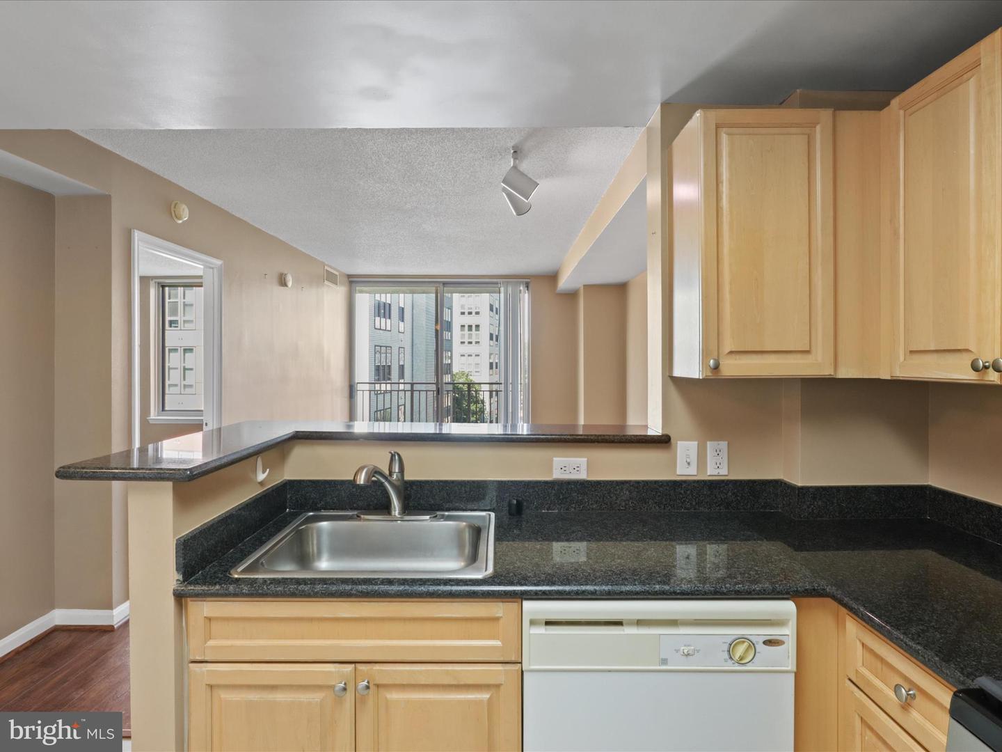 2726 GALLOWS RD #411, VIENNA, Virginia 22180, 2 Bedrooms Bedrooms, ,2 BathroomsBathrooms,Residential,For sale,2726 GALLOWS RD #411,VAFX2252532 MLS # VAFX2252532