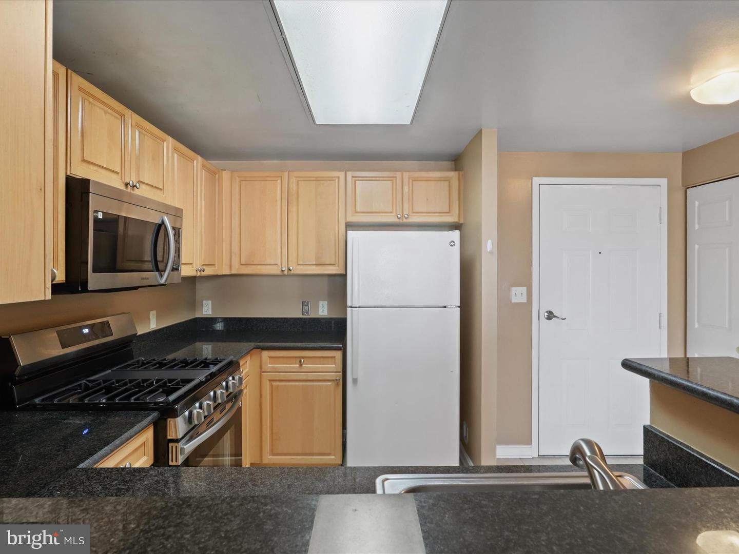 2726 GALLOWS RD #411, VIENNA, Virginia 22180, 2 Bedrooms Bedrooms, ,2 BathroomsBathrooms,Residential,For sale,2726 GALLOWS RD #411,VAFX2252532 MLS # VAFX2252532