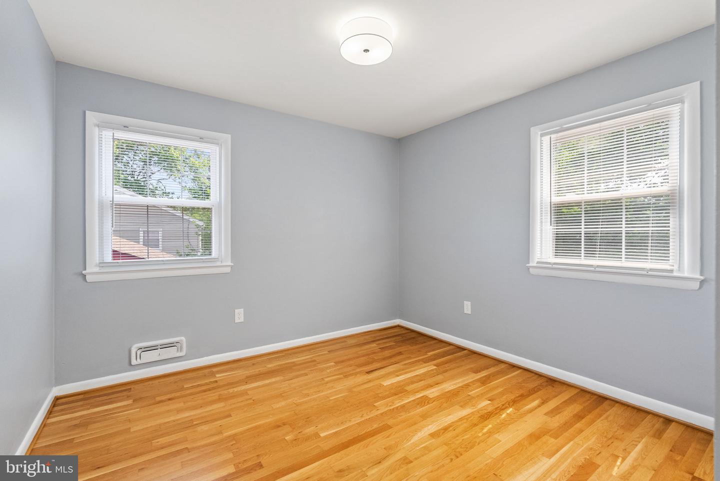 8700 BLUEDALE ST, ALEXANDRIA, Virginia 22308, 4 Bedrooms Bedrooms, ,2 BathroomsBathrooms,Residential,For sale,8700 BLUEDALE ST,VAFX2252546 MLS # VAFX2252546