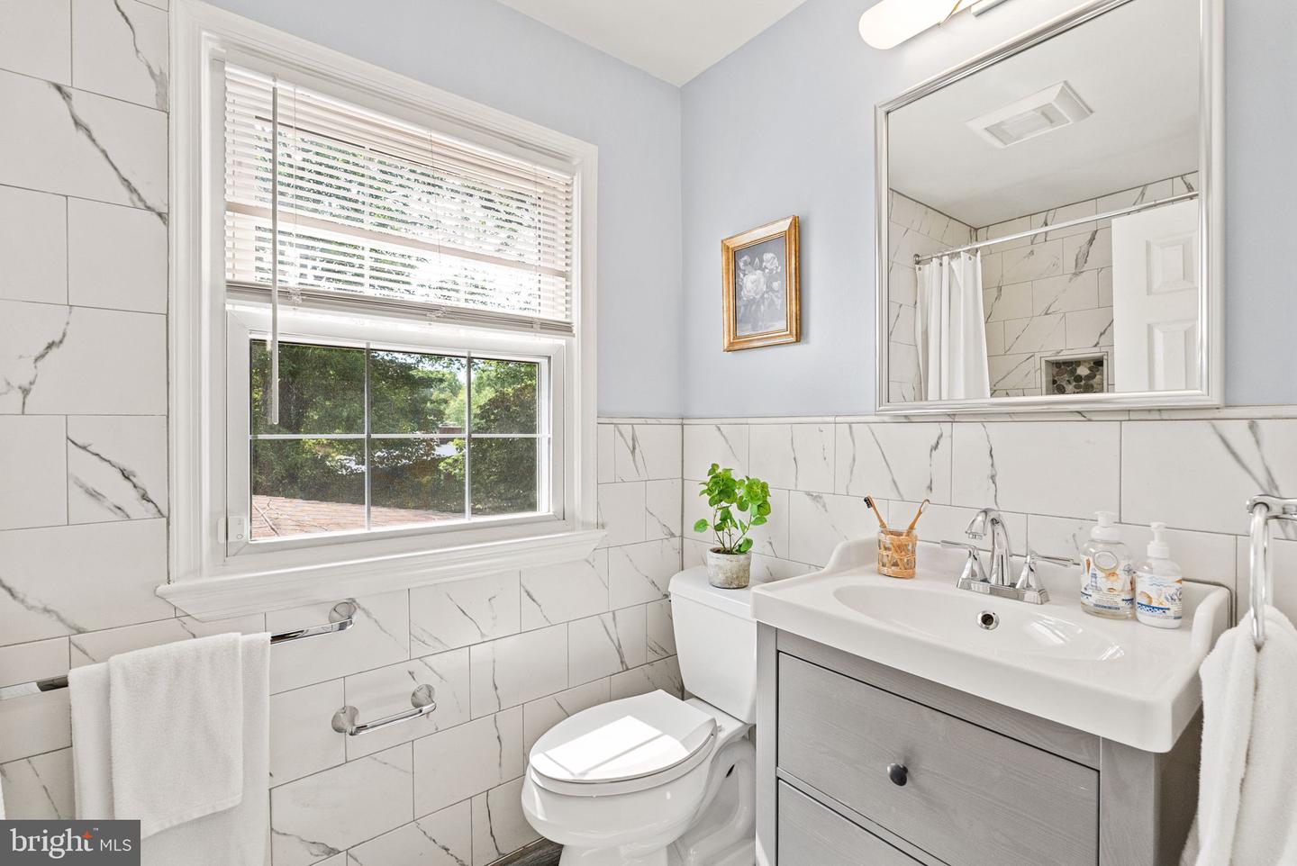 8700 BLUEDALE ST, ALEXANDRIA, Virginia 22308, 4 Bedrooms Bedrooms, ,2 BathroomsBathrooms,Residential,For sale,8700 BLUEDALE ST,VAFX2252546 MLS # VAFX2252546