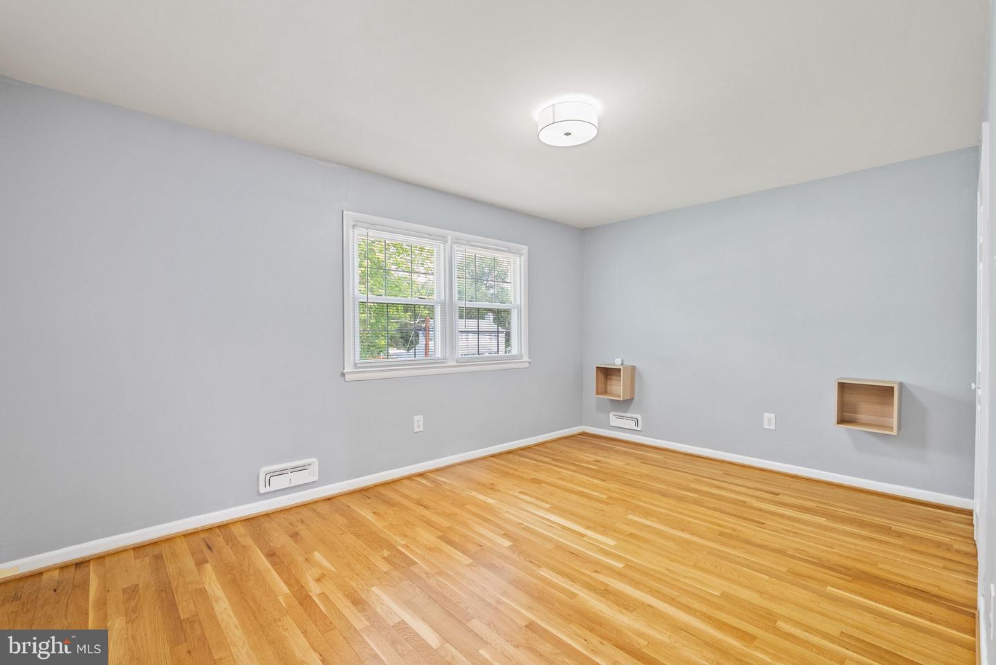 8700 BLUEDALE ST, ALEXANDRIA, Virginia 22308, 4 Bedrooms Bedrooms, ,2 BathroomsBathrooms,Residential,For sale,8700 BLUEDALE ST,VAFX2252546 MLS # VAFX2252546