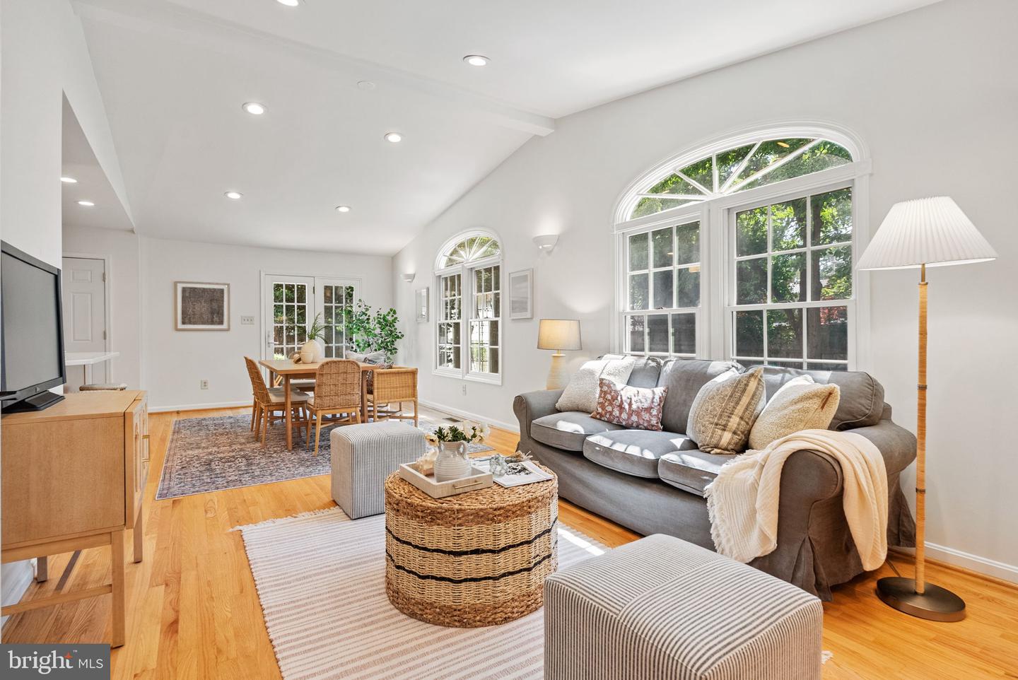 8700 BLUEDALE ST, ALEXANDRIA, Virginia 22308, 4 Bedrooms Bedrooms, ,2 BathroomsBathrooms,Residential,For sale,8700 BLUEDALE ST,VAFX2252546 MLS # VAFX2252546