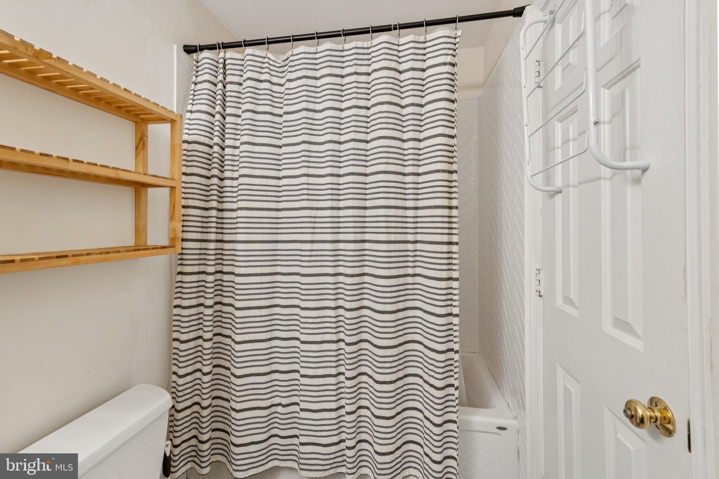 101 CLAIBORNE AVE, FREDERICKSBURG, Virginia 22405, 2 Bedrooms Bedrooms, ,2 BathroomsBathrooms,Residential,For sale,101 CLAIBORNE AVE,VAST2040338 MLS # VAST2040338
