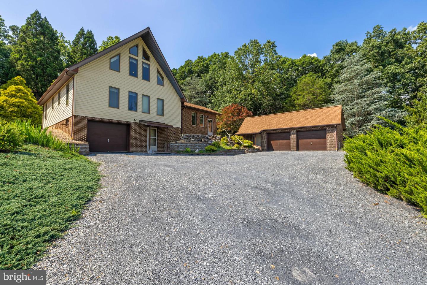 613 DICES SPRING RD, WEYERS CAVE, Virginia 24486, 3 Bedrooms Bedrooms, ,2 BathroomsBathrooms,Residential,For sale,613 DICES SPRING RD,VAAG2002624 MLS # VAAG2002624
