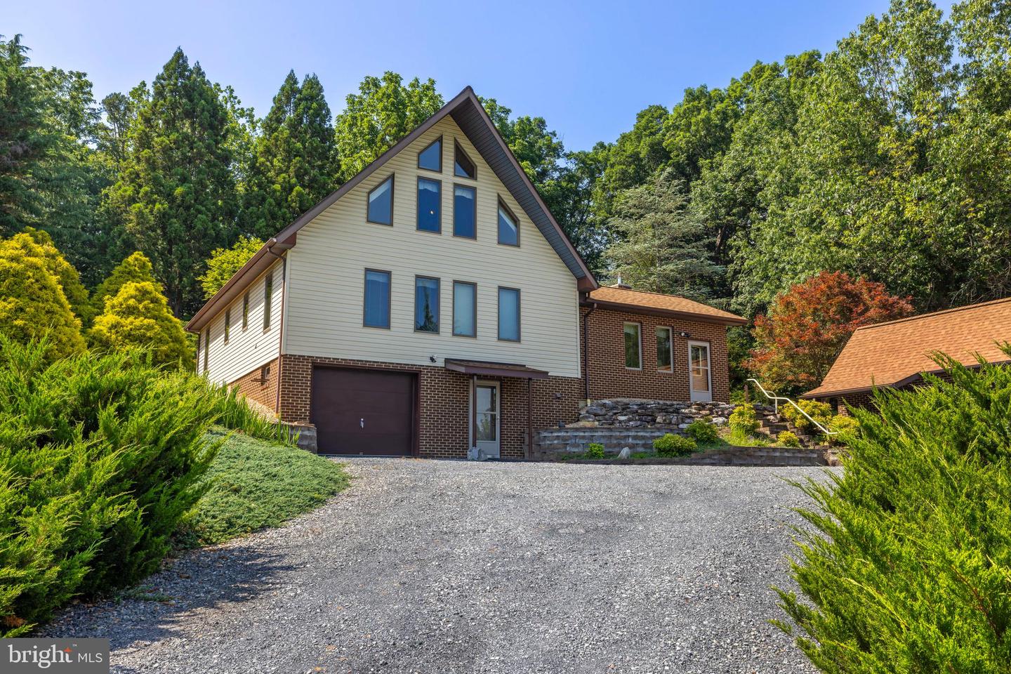 613 DICES SPRING RD, WEYERS CAVE, Virginia 24486, 3 Bedrooms Bedrooms, ,2 BathroomsBathrooms,Residential,For sale,613 DICES SPRING RD,VAAG2002624 MLS # VAAG2002624