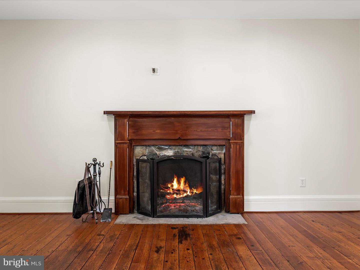 19164 BLACK OAK RD, PURCELLVILLE, Virginia 20132, 5 Bedrooms Bedrooms, ,3 BathroomsBathrooms,Residential,For sale,19164 BLACK OAK RD,VALO2100762 MLS # VALO2100762