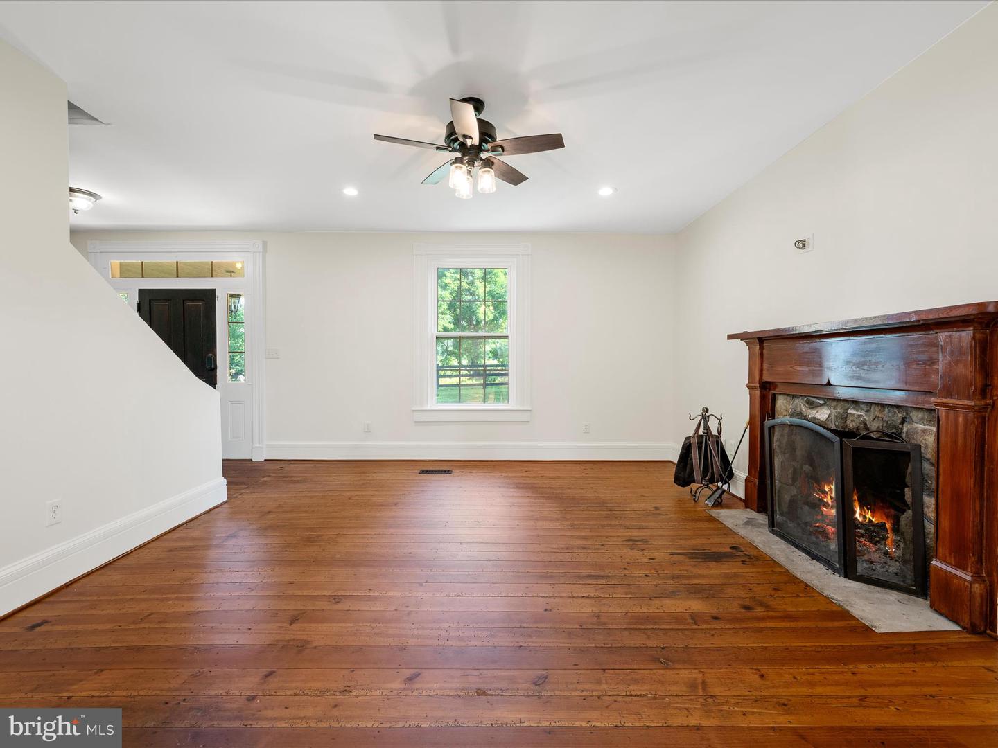19164 BLACK OAK RD, PURCELLVILLE, Virginia 20132, 5 Bedrooms Bedrooms, ,3 BathroomsBathrooms,Residential,For sale,19164 BLACK OAK RD,VALO2100762 MLS # VALO2100762