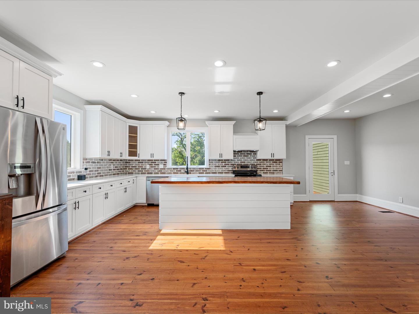 19164 BLACK OAK RD, PURCELLVILLE, Virginia 20132, 5 Bedrooms Bedrooms, ,3 BathroomsBathrooms,Residential,For sale,19164 BLACK OAK RD,VALO2100762 MLS # VALO2100762