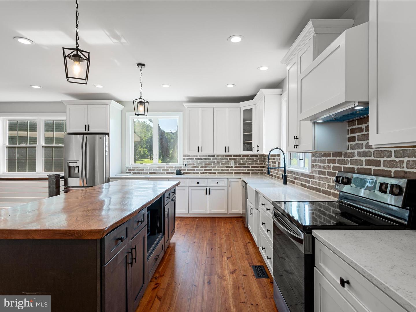 19164 BLACK OAK RD, PURCELLVILLE, Virginia 20132, 5 Bedrooms Bedrooms, ,3 BathroomsBathrooms,Residential,For sale,19164 BLACK OAK RD,VALO2100762 MLS # VALO2100762