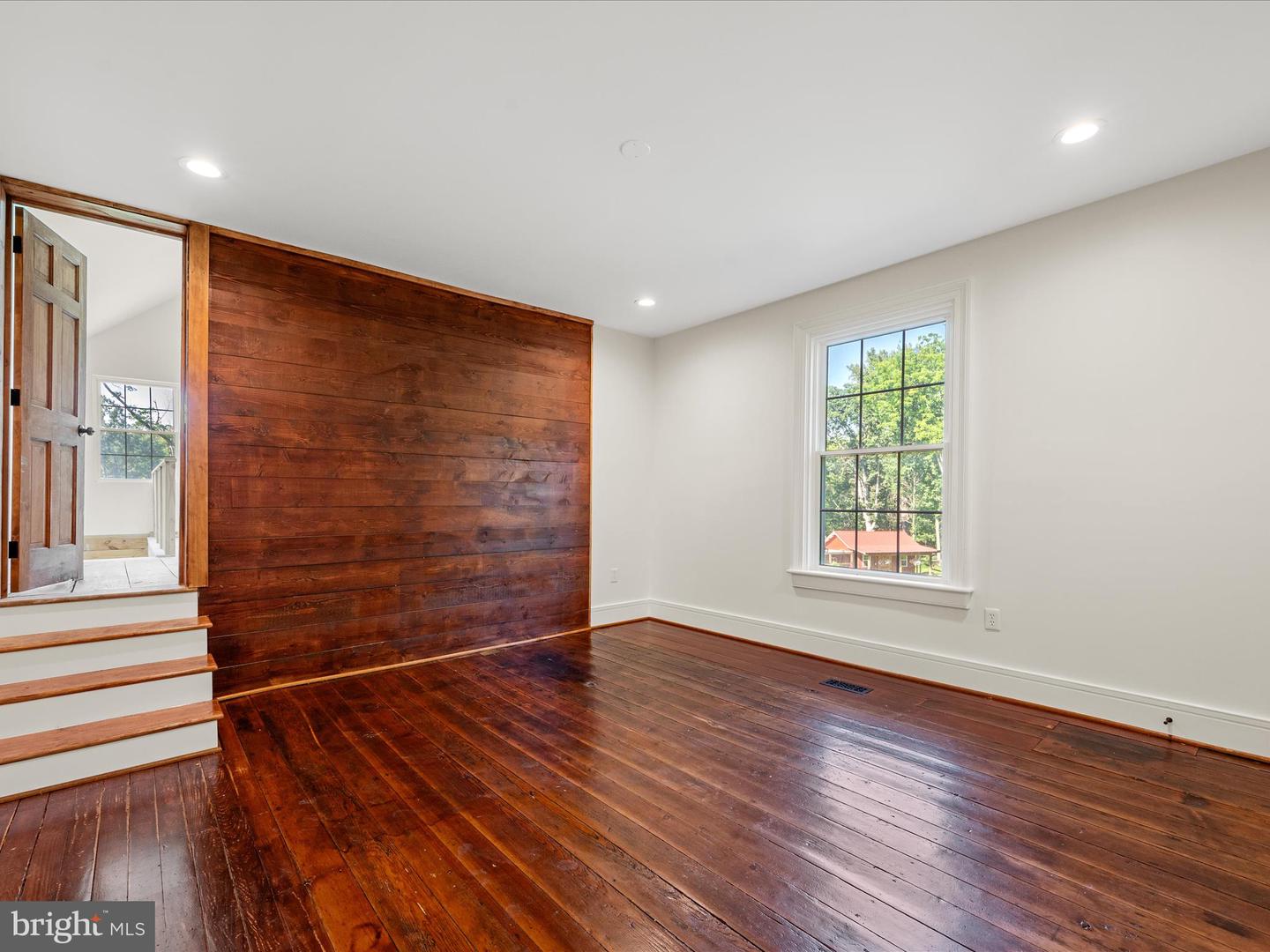 19164 BLACK OAK RD, PURCELLVILLE, Virginia 20132, 5 Bedrooms Bedrooms, ,3 BathroomsBathrooms,Residential,For sale,19164 BLACK OAK RD,VALO2100762 MLS # VALO2100762