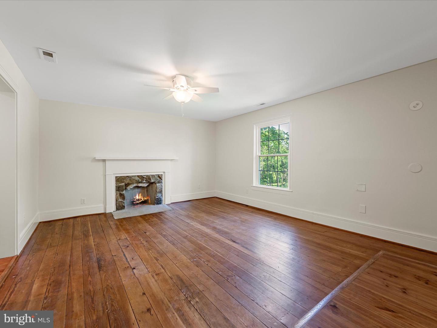 19164 BLACK OAK RD, PURCELLVILLE, Virginia 20132, 5 Bedrooms Bedrooms, ,3 BathroomsBathrooms,Residential,For sale,19164 BLACK OAK RD,VALO2100762 MLS # VALO2100762
