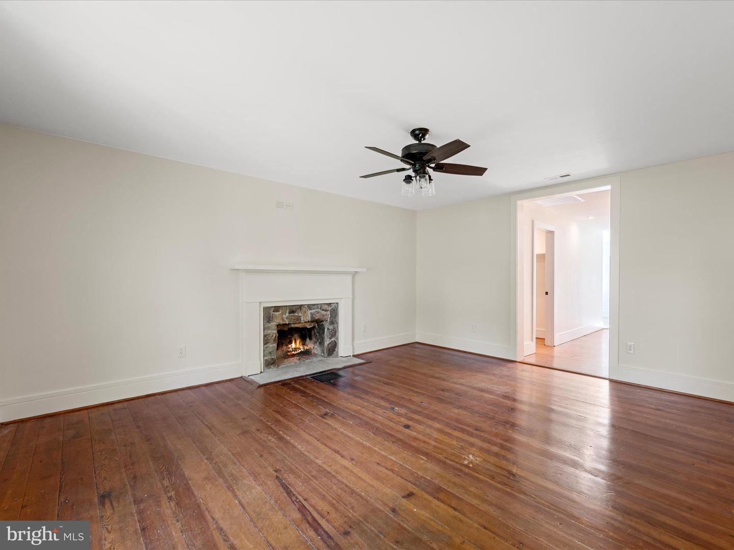 19164 BLACK OAK RD, PURCELLVILLE, Virginia 20132, 5 Bedrooms Bedrooms, ,3 BathroomsBathrooms,Residential,For sale,19164 BLACK OAK RD,VALO2100762 MLS # VALO2100762
