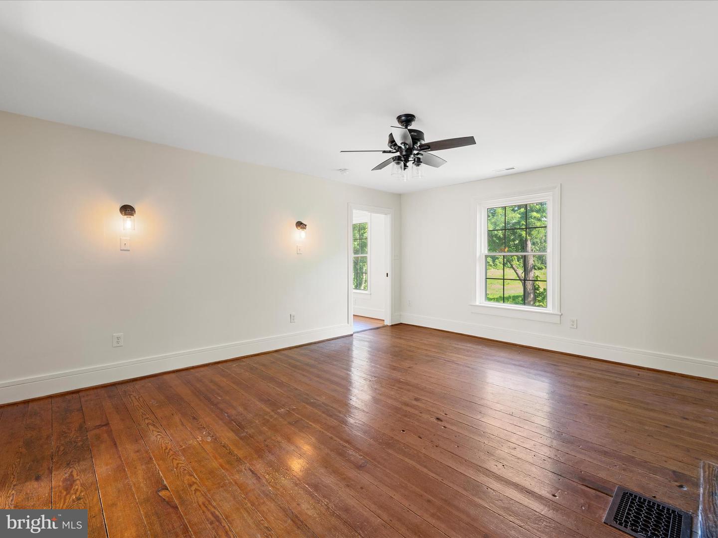 19164 BLACK OAK RD, PURCELLVILLE, Virginia 20132, 5 Bedrooms Bedrooms, ,3 BathroomsBathrooms,Residential,For sale,19164 BLACK OAK RD,VALO2100762 MLS # VALO2100762