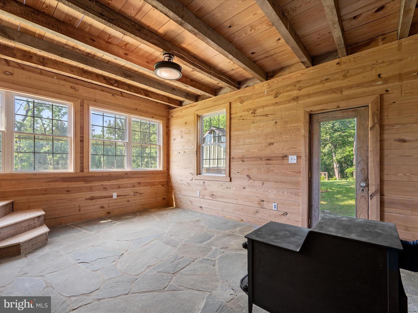 19164 BLACK OAK RD, PURCELLVILLE, Virginia 20132, 5 Bedrooms Bedrooms, ,3 BathroomsBathrooms,Residential,For sale,19164 BLACK OAK RD,VALO2100762 MLS # VALO2100762