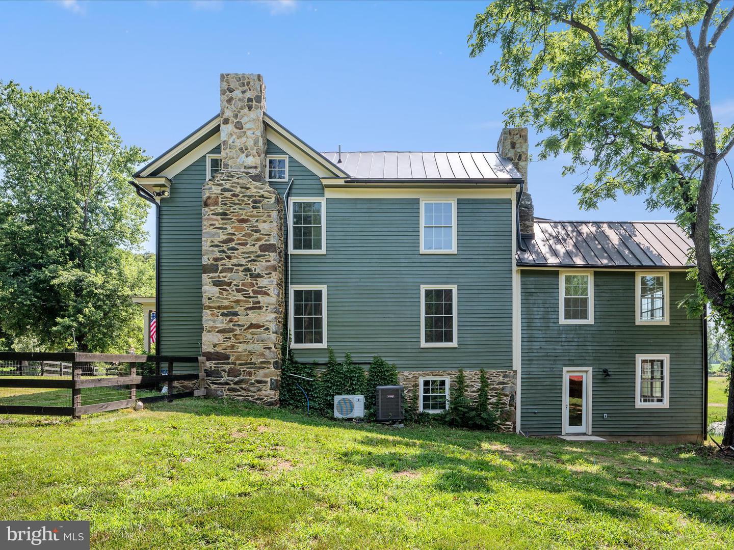 19164 BLACK OAK RD, PURCELLVILLE, Virginia 20132, 5 Bedrooms Bedrooms, ,3 BathroomsBathrooms,Residential,For sale,19164 BLACK OAK RD,VALO2100762 MLS # VALO2100762