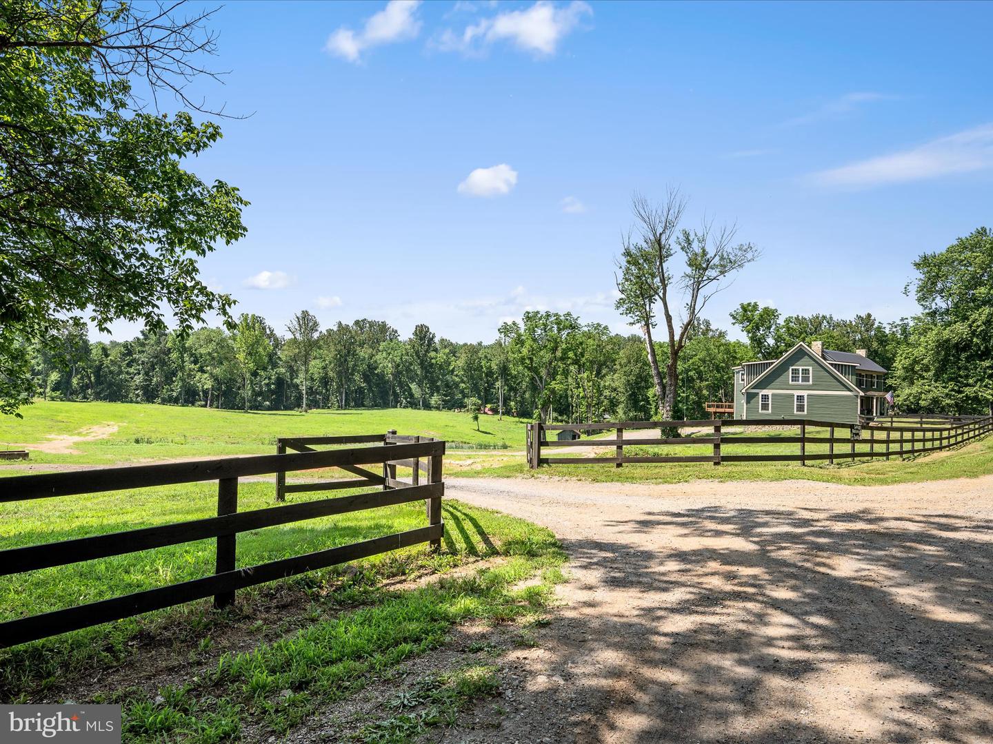 19164 BLACK OAK RD, PURCELLVILLE, Virginia 20132, 5 Bedrooms Bedrooms, ,3 BathroomsBathrooms,Residential,For sale,19164 BLACK OAK RD,VALO2100762 MLS # VALO2100762