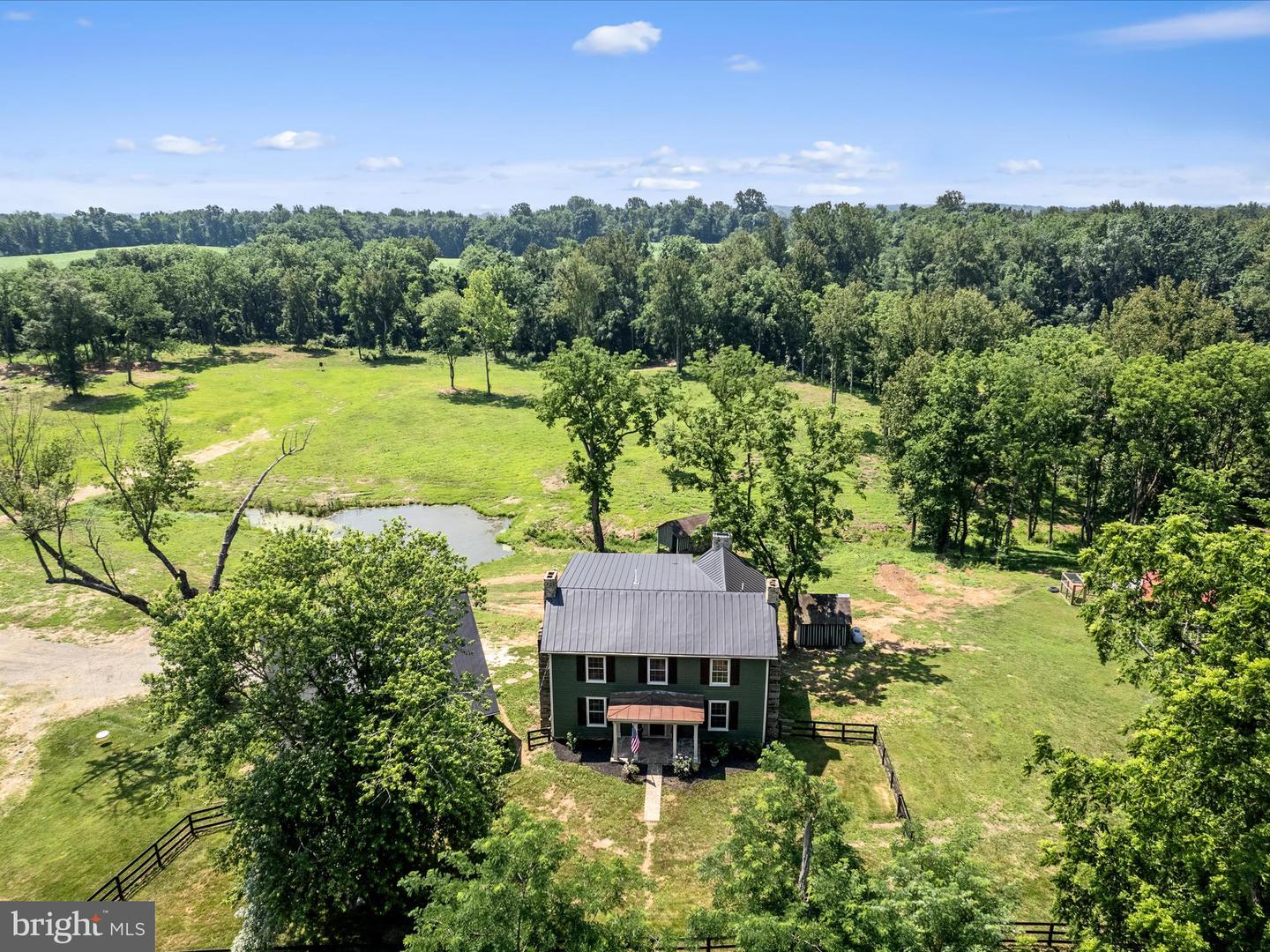19164 BLACK OAK RD, PURCELLVILLE, Virginia 20132, 5 Bedrooms Bedrooms, ,3 BathroomsBathrooms,Residential,For sale,19164 BLACK OAK RD,VALO2100762 MLS # VALO2100762