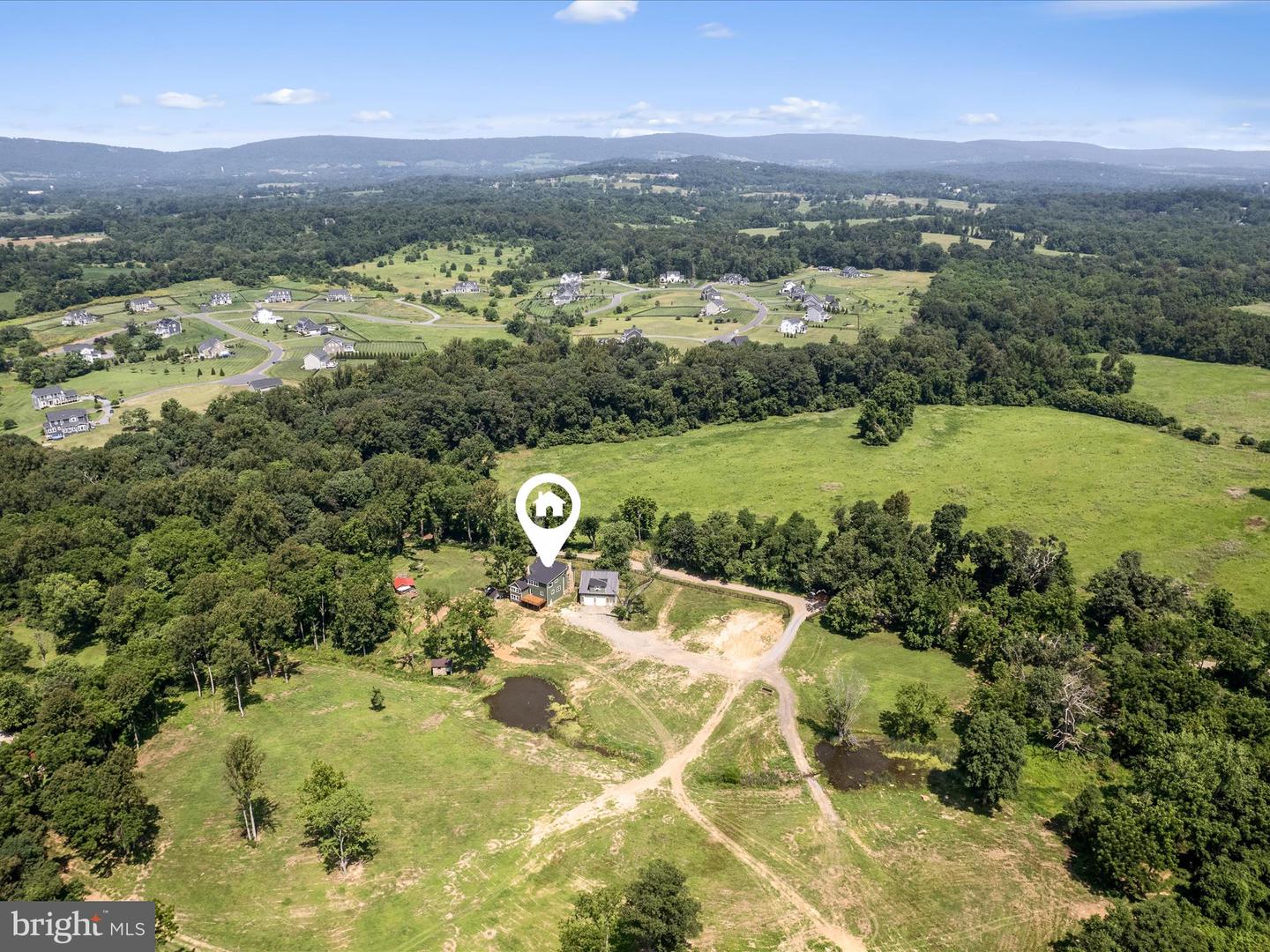 19164 BLACK OAK RD, PURCELLVILLE, Virginia 20132, 5 Bedrooms Bedrooms, ,3 BathroomsBathrooms,Residential,For sale,19164 BLACK OAK RD,VALO2100762 MLS # VALO2100762
