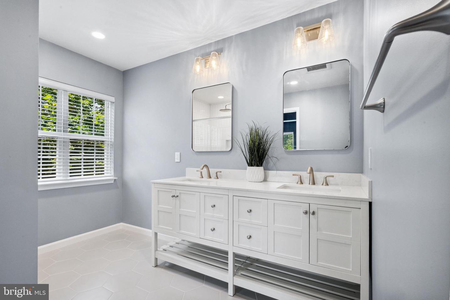 8562 WYNGATE MANOR CT, ALEXANDRIA, Virginia 22309, 3 Bedrooms Bedrooms, ,2 BathroomsBathrooms,Residential,For sale,8562 WYNGATE MANOR CT,VAFX2252488 MLS # VAFX2252488